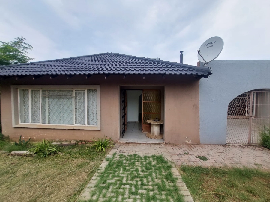 Commercial Property for Sale in Wilkoppies North West